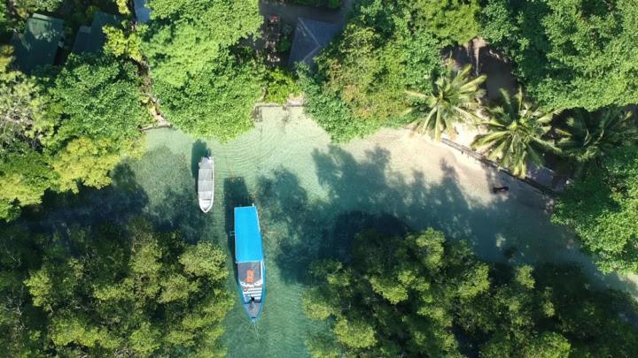 Two Fish Resort Bunaken Exterior photo