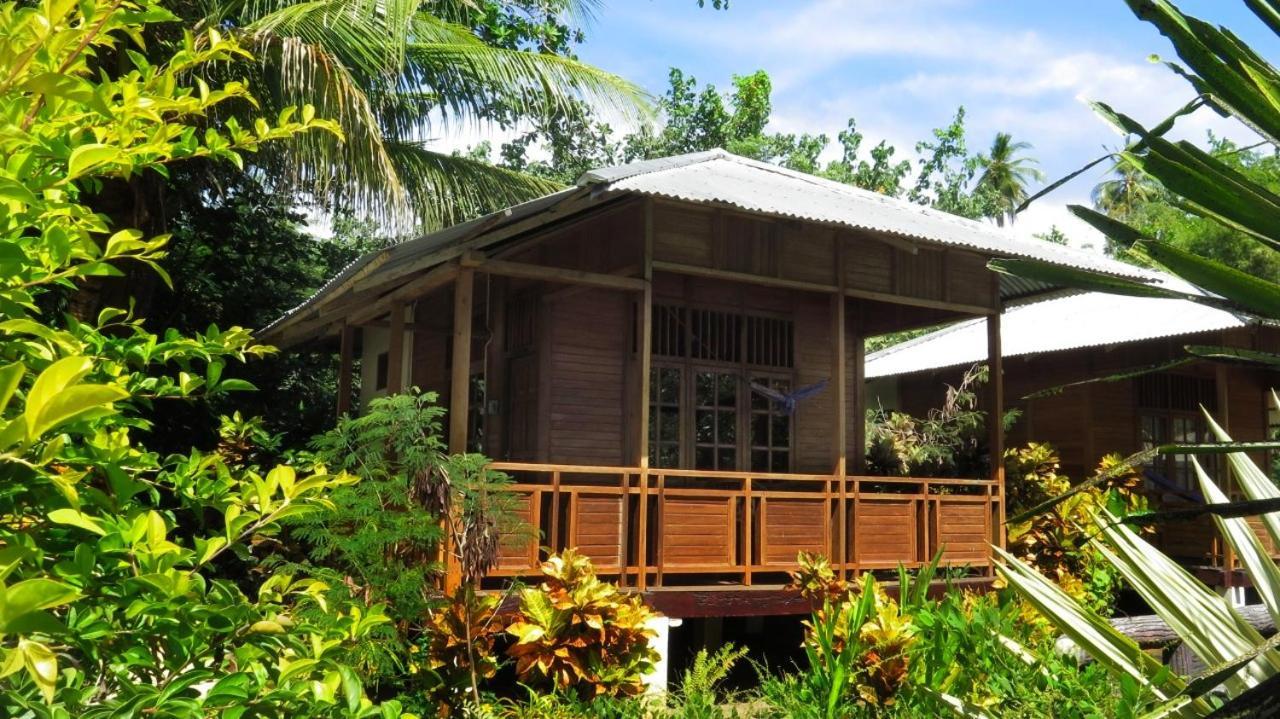 Two Fish Resort Bunaken Exterior photo