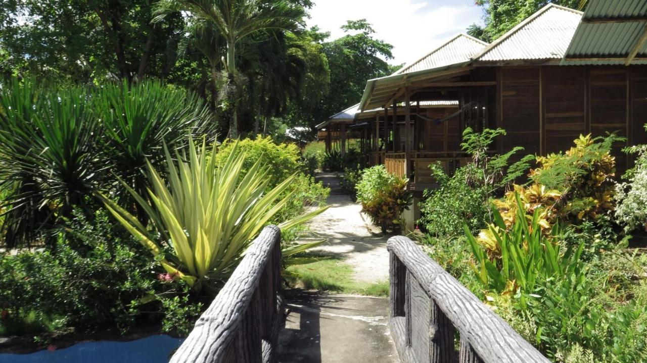Two Fish Resort Bunaken Exterior photo