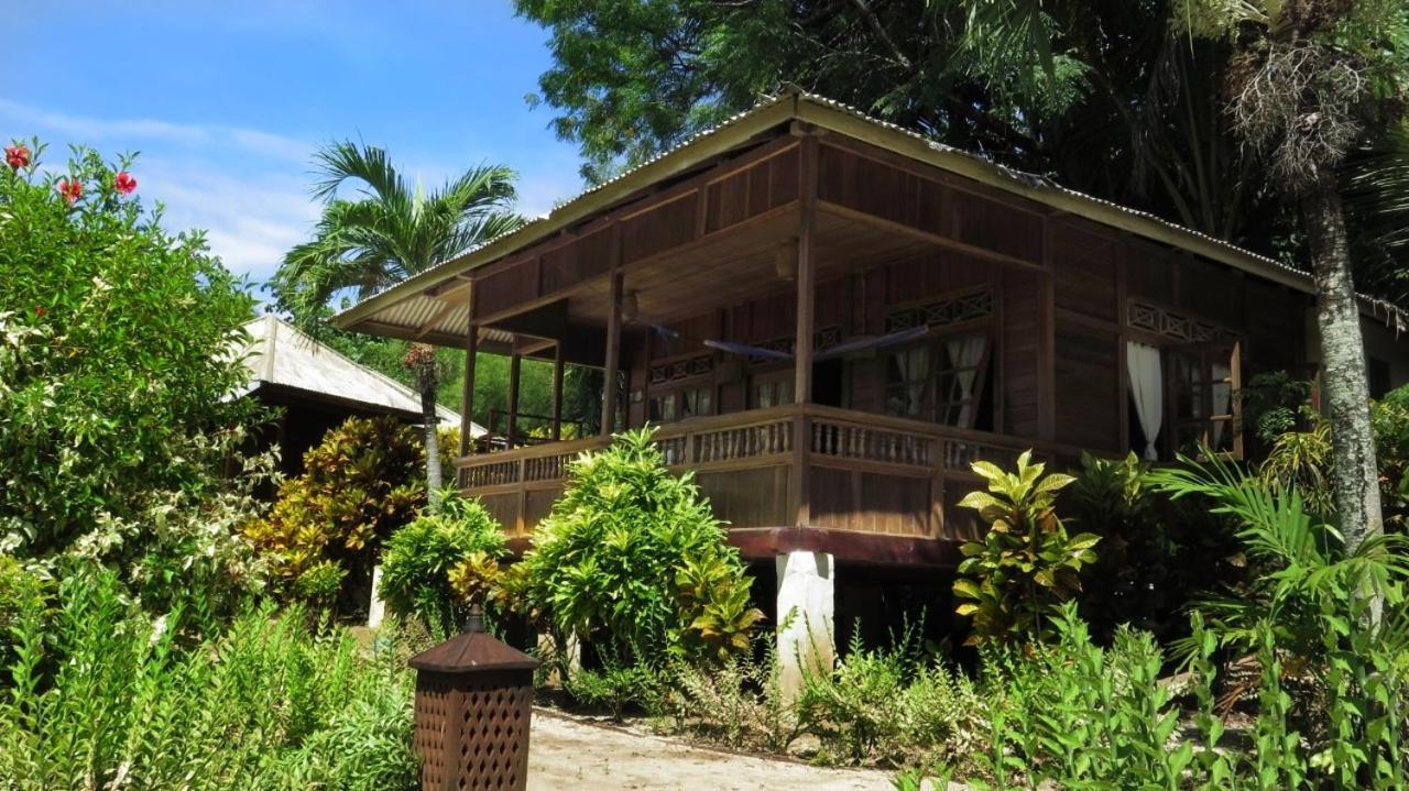 Two Fish Resort Bunaken Exterior photo